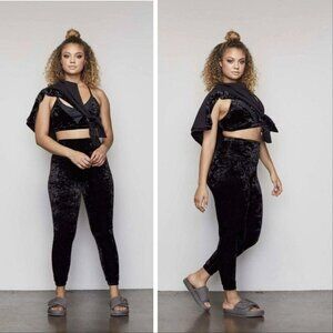 Good American Black Crushing it Velvet High Rise Full Length Leggings